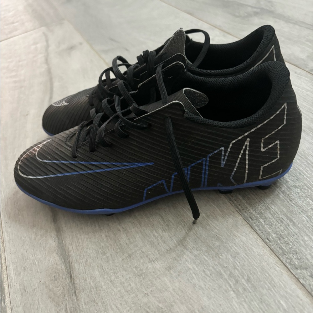 Nike Black and Blue Football Cleats with Sleek Design - Picture 3 of 5
